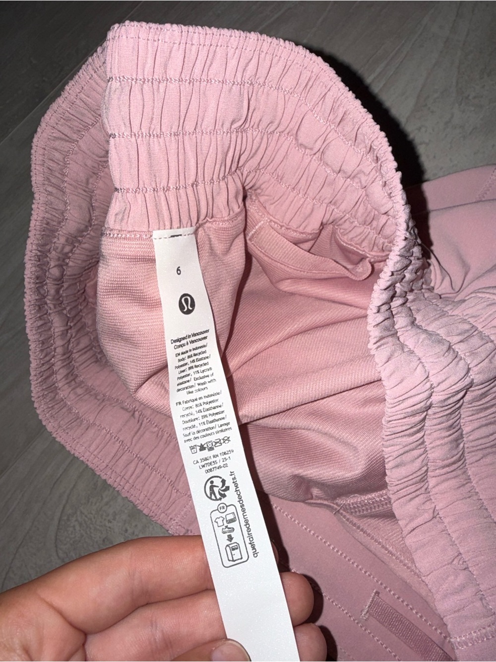 Light Pink Lululemon Hotty Hot 2.5 Athletic Shorts - Picture 4 of 4